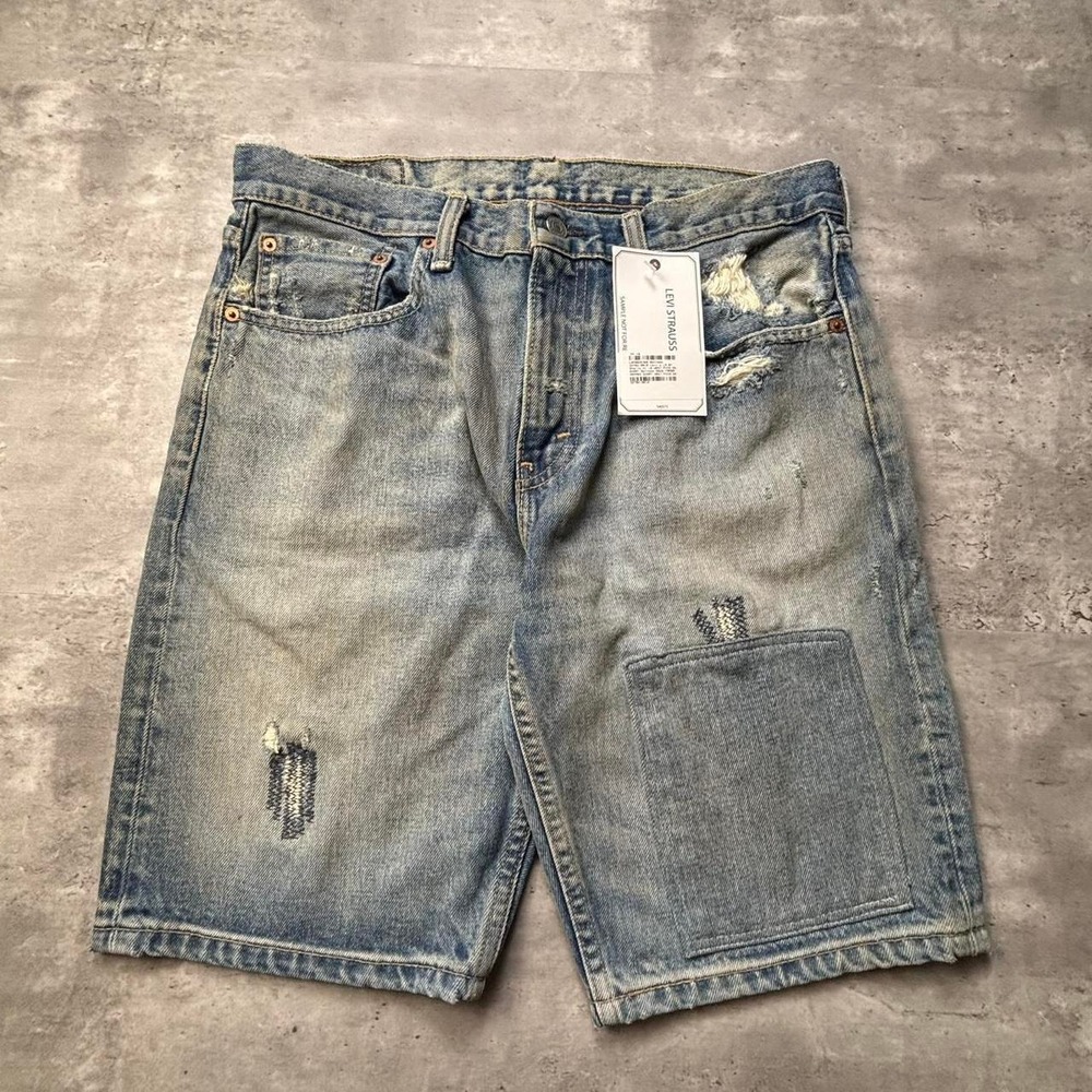 Levi’s 502 Taper Hemmed Shorts Mens 32 Blue Faded Patched Sample Jorts